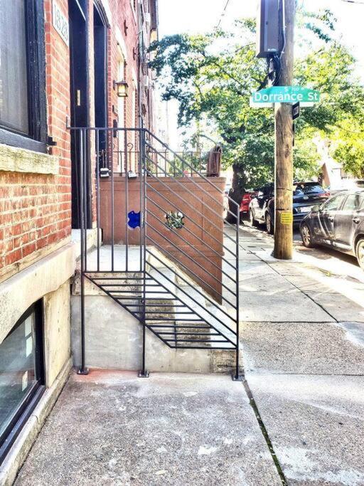 Large 2 Bdr With Deck Hosted By Stayrafa Philadelphia Exterior photo